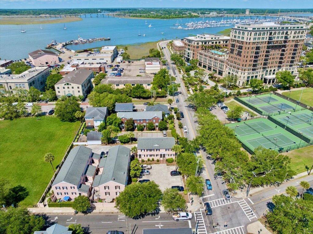 Image 28 of property listing at 301 Broad Street 4, Charleston, SC 29401