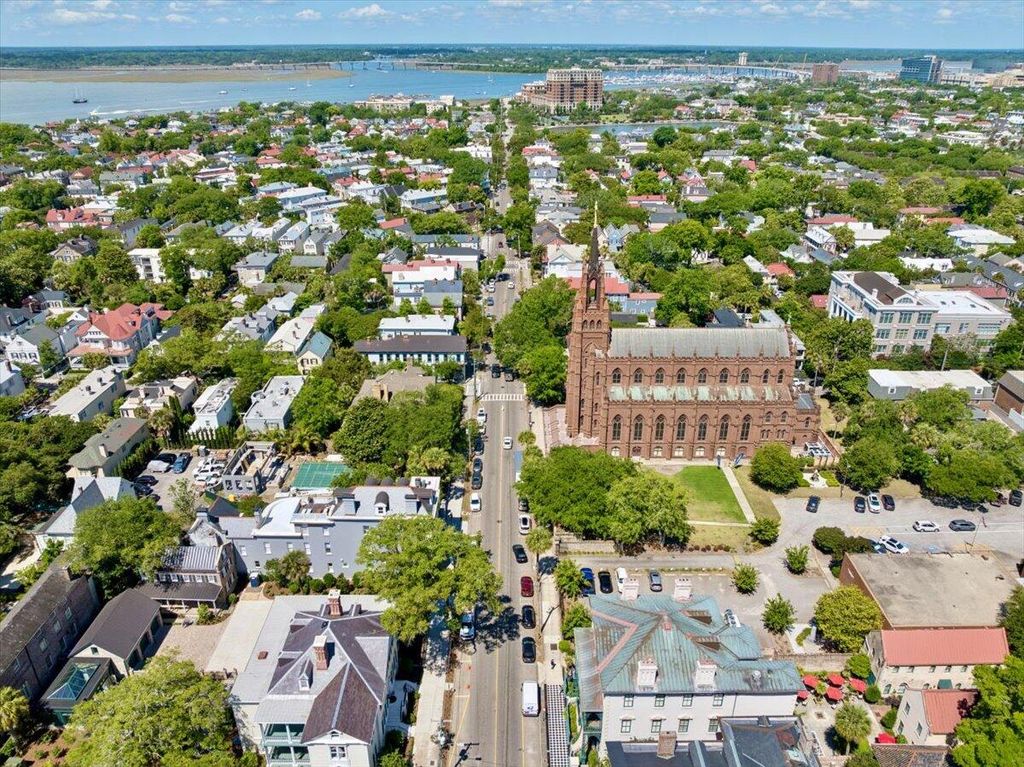 Image 31 of property listing at 301 Broad Street 4, Charleston, SC 29401