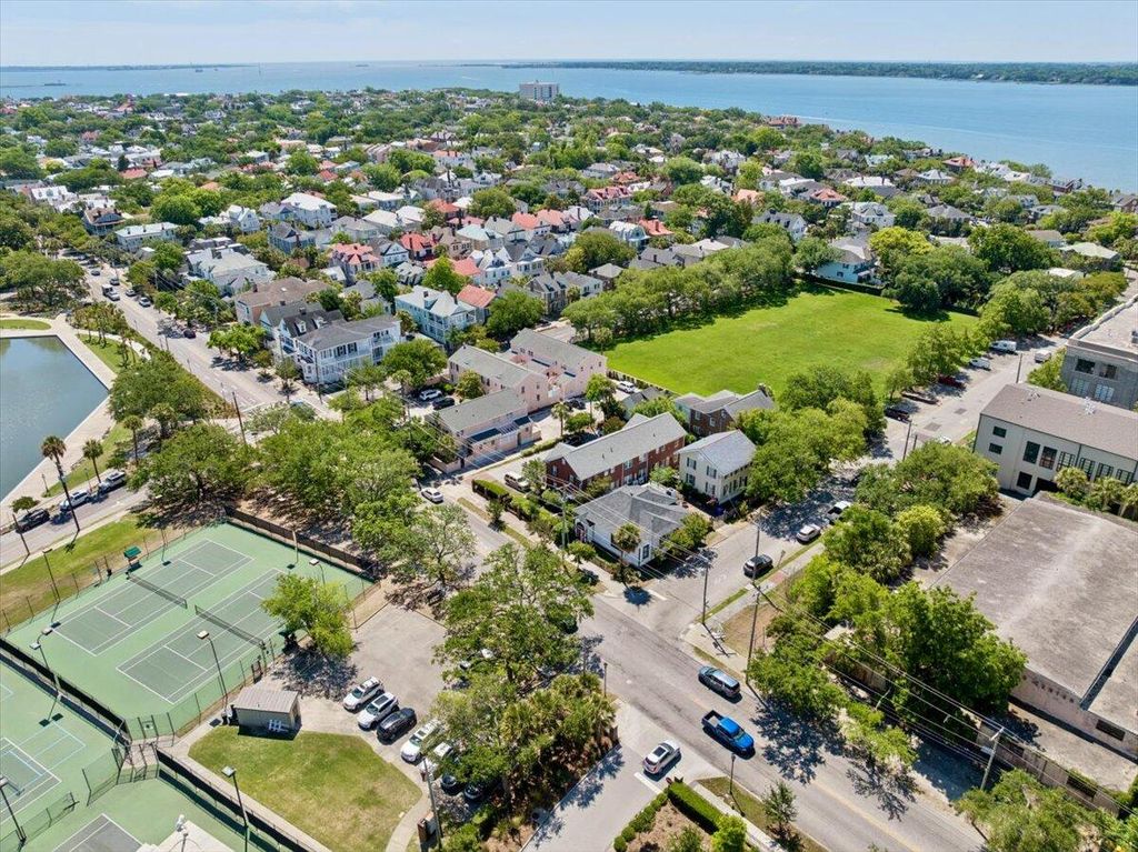 Image 32 of property listing at 301 Broad Street 4, Charleston, SC 29401