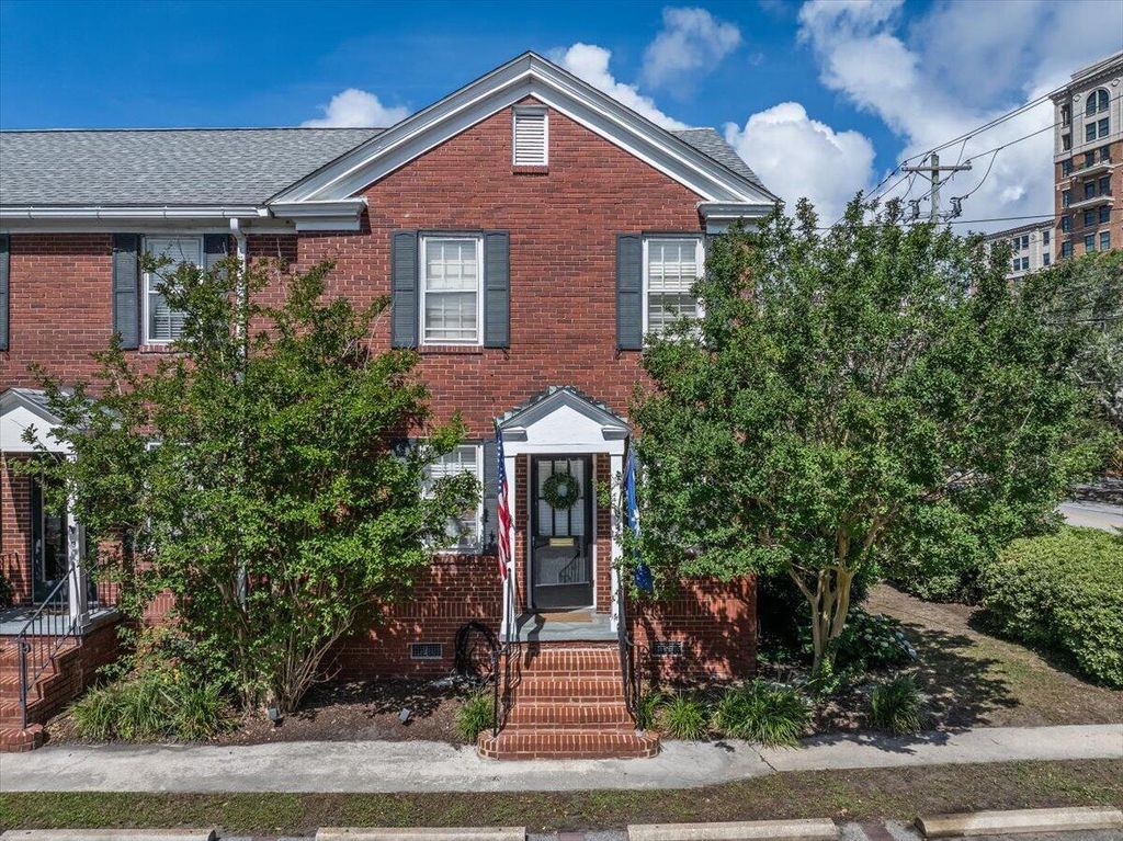 Image 37 of property listing at 301 Broad Street 4, Charleston, SC 29401