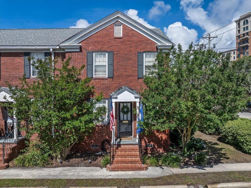Image 38 of property listing at 301 Broad Street 4, Charleston, SC 29401