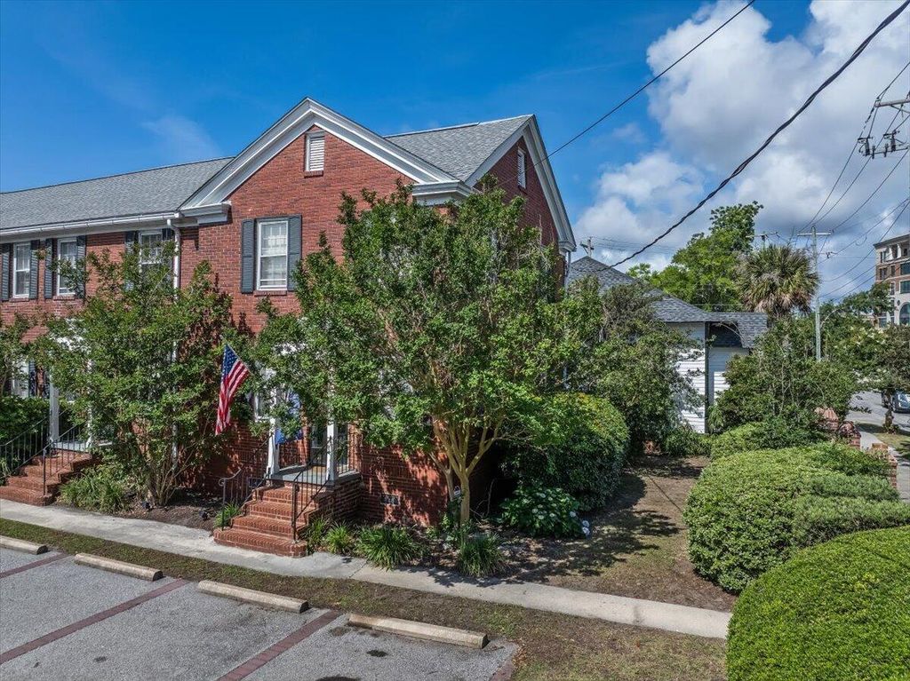Image 41 of property listing at 301 Broad Street 4, Charleston, SC 29401