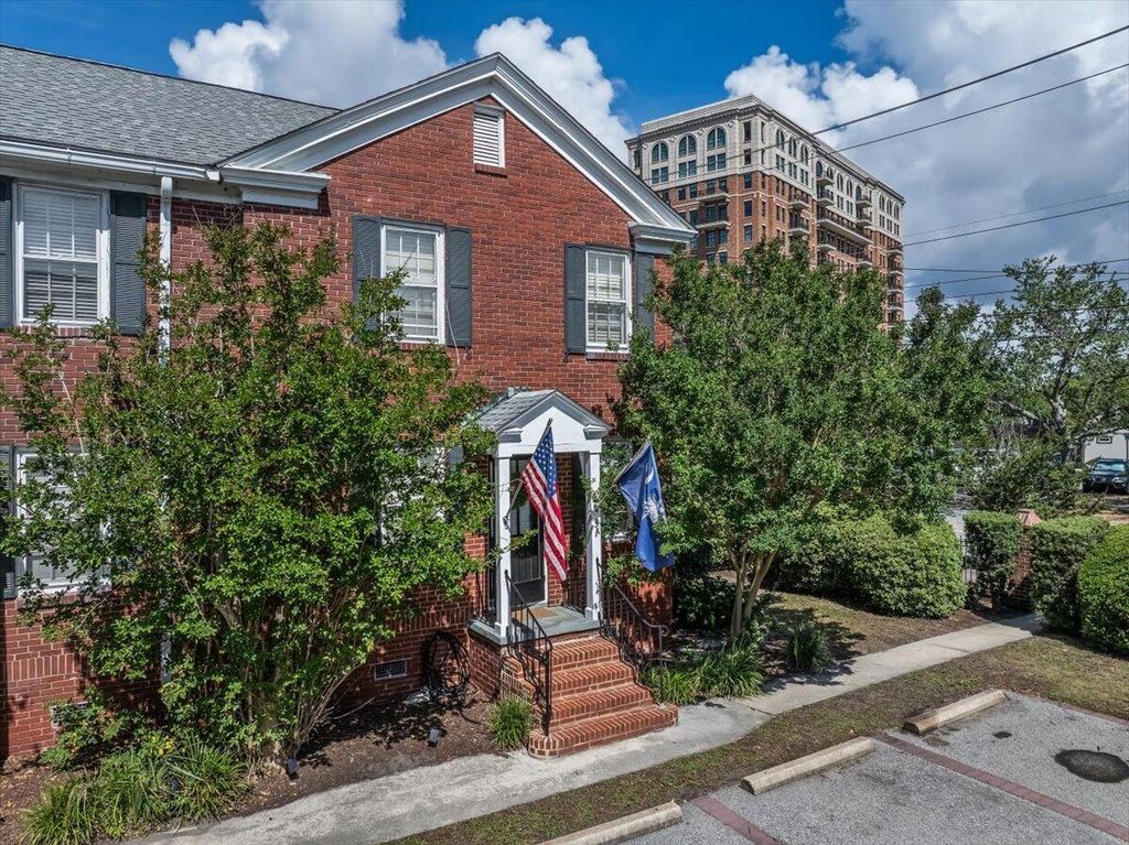 Image 42 of property listing at 301 Broad Street 4, Charleston, SC 29401