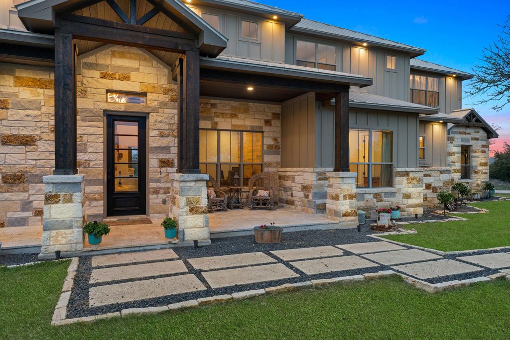 3830 Outback TRL, Spicewood, TX 78669