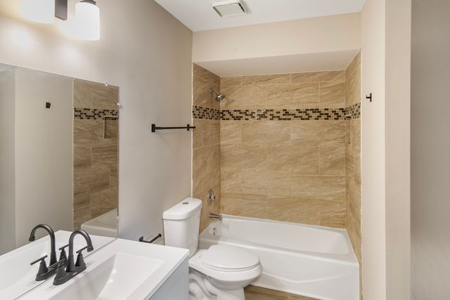 3518 Jacqueline Drive, Crete, IL 60417