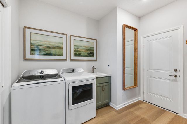 10430 Glenbrook Avenue S, Cottage Grove, MN 55016