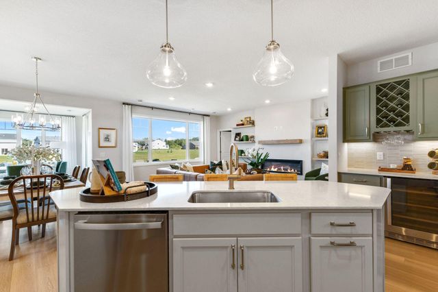 10430 Glenbrook Avenue S, Cottage Grove, MN 55016