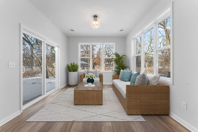 10430 Glenbrook Avenue S, Cottage Grove, MN 55016