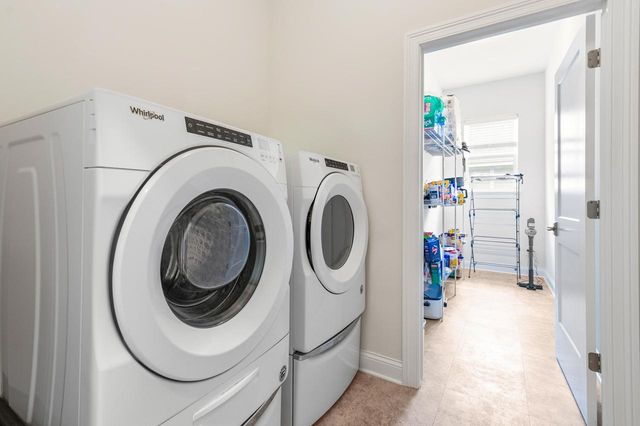 N119W5754 James CIRCLE, Cedarburg, WI 53012