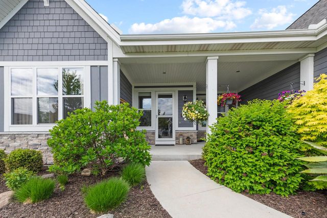 N119W5754 James CIRCLE, Cedarburg, WI 53012