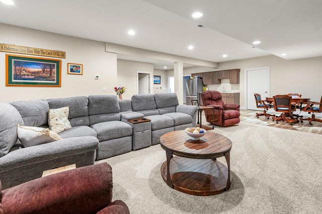 N119W5754 James CIRCLE, Cedarburg, WI 53012