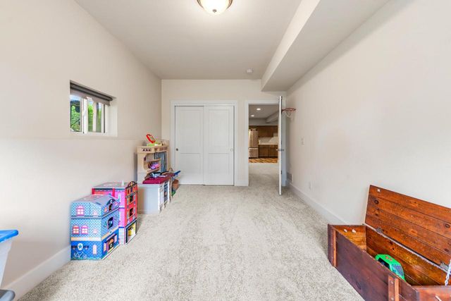 N119W5754 James CIRCLE, Cedarburg, WI 53012