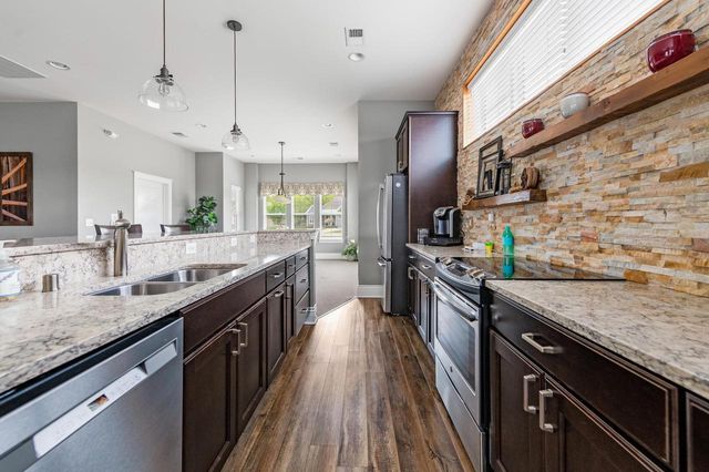 N119W5754 James CIRCLE, Cedarburg, WI 53012
