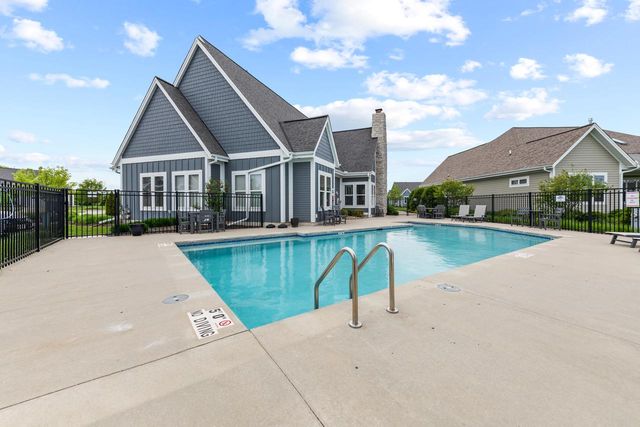 N119W5754 James CIRCLE, Cedarburg, WI 53012