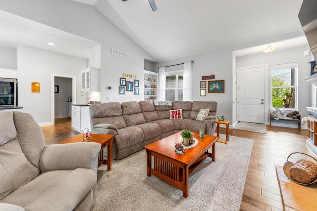 N119W5754 James CIRCLE, Cedarburg, WI 53012
