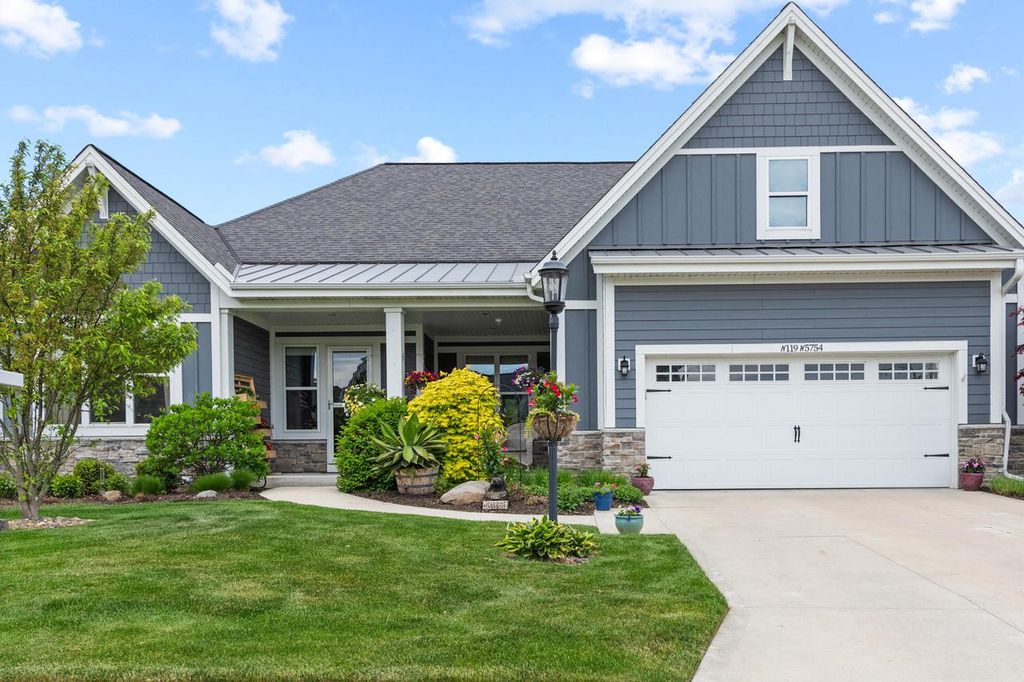 N119W5754 James CIRCLE, Cedarburg, WI 53012