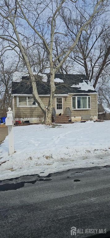 32 N Pennington N Road, New Brunswick, NJ 08901