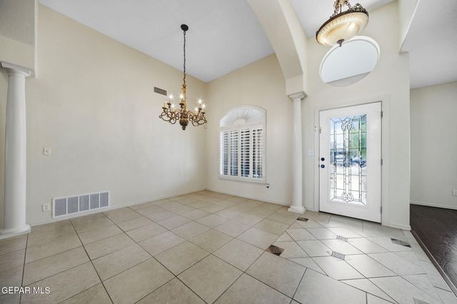 1472 PIONEER RIDGE Drive, El Paso, TX 79912