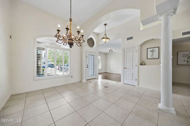 1472 PIONEER RIDGE Drive, El Paso, TX 79912