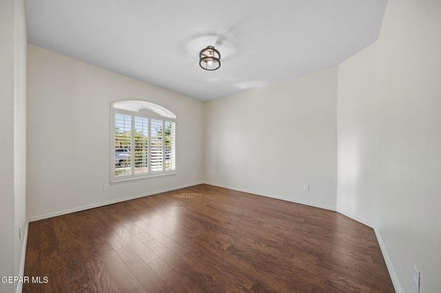 1472 PIONEER RIDGE Drive, El Paso, TX 79912