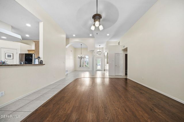 1472 PIONEER RIDGE Drive, El Paso, TX 79912