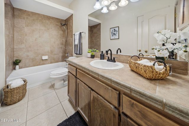 1472 PIONEER RIDGE Drive, El Paso, TX 79912