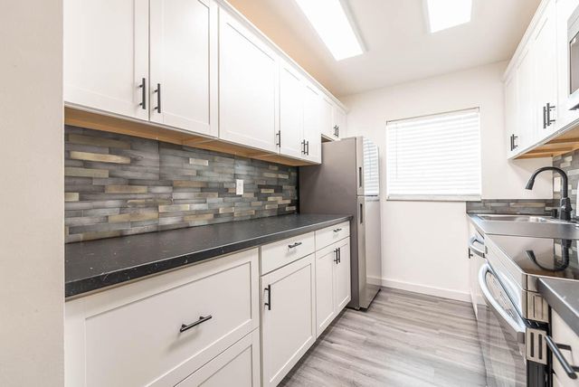 5061 Lakefront Boulevard B, Delray Beach, FL 33484