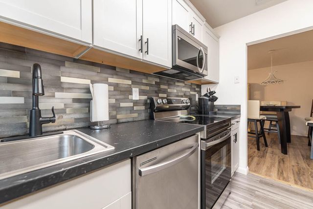 5061 Lakefront Boulevard B, Delray Beach, FL 33484