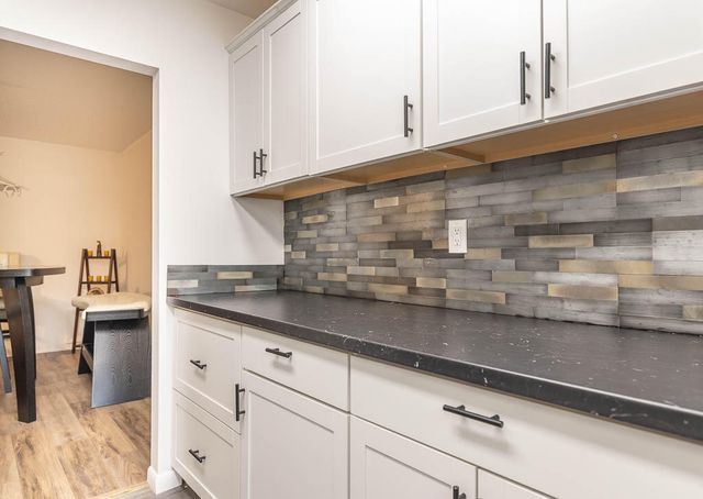 5061 Lakefront Boulevard B, Delray Beach, FL 33484