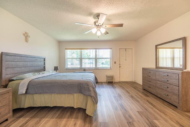 5061 Lakefront Boulevard B, Delray Beach, FL 33484