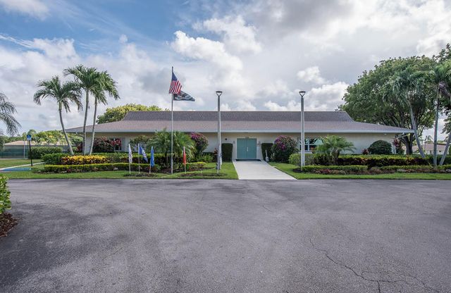 5061 Lakefront Boulevard B, Delray Beach, FL 33484