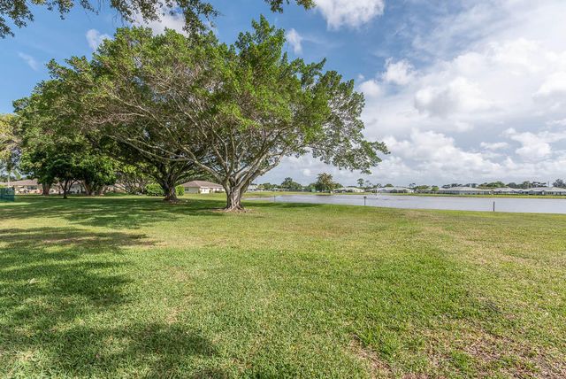 5061 Lakefront Boulevard B, Delray Beach, FL 33484