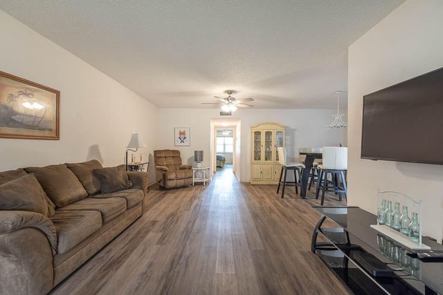 5061 Lakefront Boulevard B, Delray Beach, FL 33484
