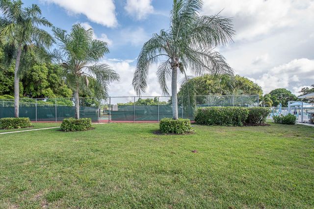 5061 Lakefront Boulevard B, Delray Beach, FL 33484