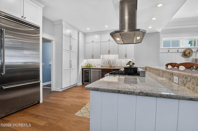25 Holly Street, Rumson, NJ 07760