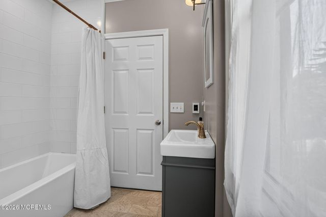 25 Holly Street, Rumson, NJ 07760