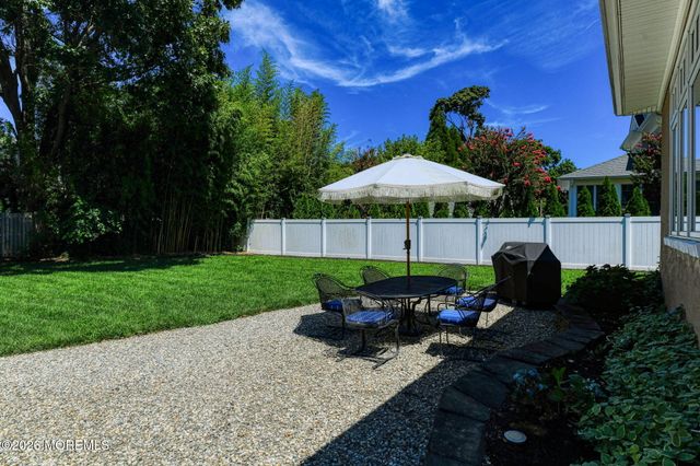 25 Holly Street, Rumson, NJ 07760