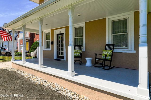 25 Holly Street, Rumson, NJ 07760