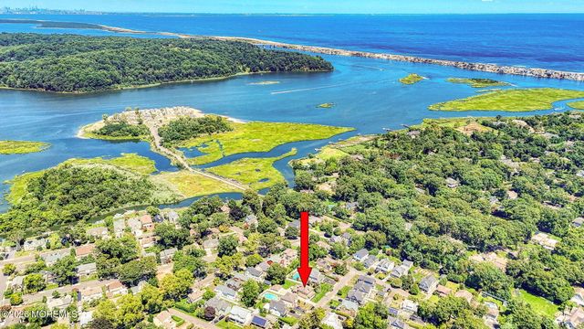 25 Holly Street, Rumson, NJ 07760