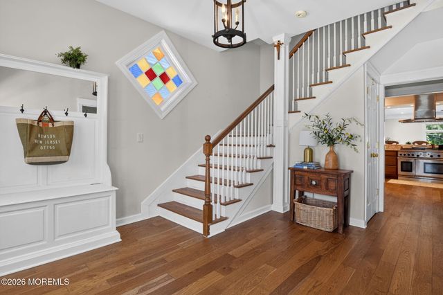 25 Holly Street, Rumson, NJ 07760