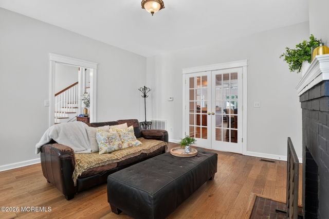 25 Holly Street, Rumson, NJ 07760