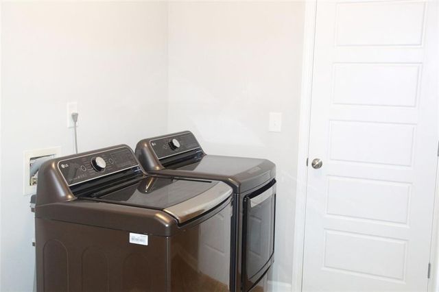 824 COMMERCE Trail, Canton, GA 30114