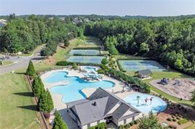 824 COMMERCE Trail, Canton, GA 30114