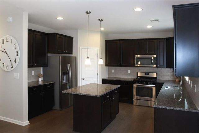 824 COMMERCE Trail, Canton, GA 30114