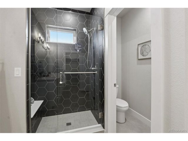 176 High Point Dr, Longmont, CO 80504