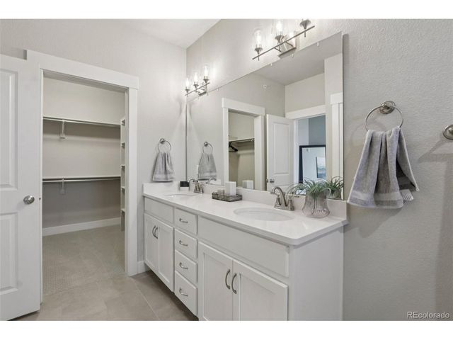 176 High Point Dr, Longmont, CO 80504