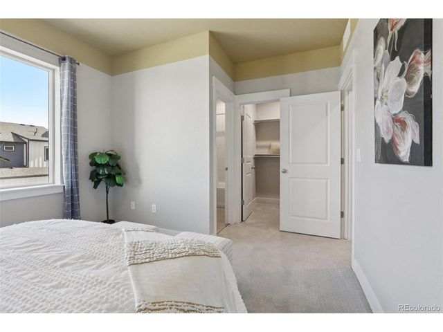 176 High Point Dr, Longmont, CO 80504