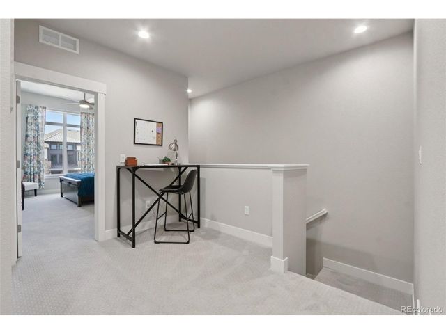 176 High Point Dr, Longmont, CO 80504