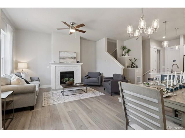 176 High Point Dr, Longmont, CO 80504