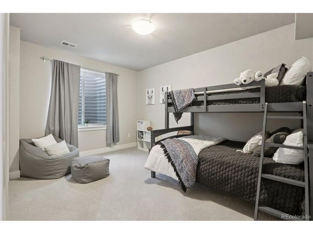 176 High Point Dr, Longmont, CO 80504